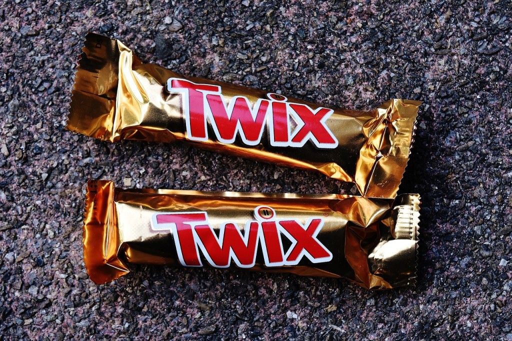 rIGHT OR lEWFT tWIX?